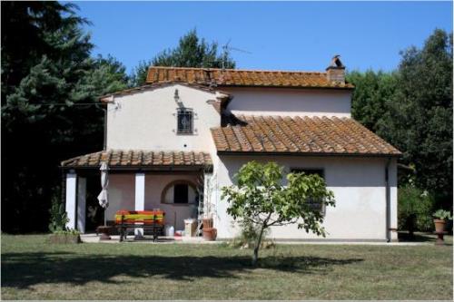 Appartamento CASTAGNETO CARDUCCI (LI) Rif. 001 Castagneto Carducci in Antico Casolare Toscano in ottime condizioni, ristrutturato e diviso in due Appartamenti. Richiesta �uro 740.000 Trattabili 