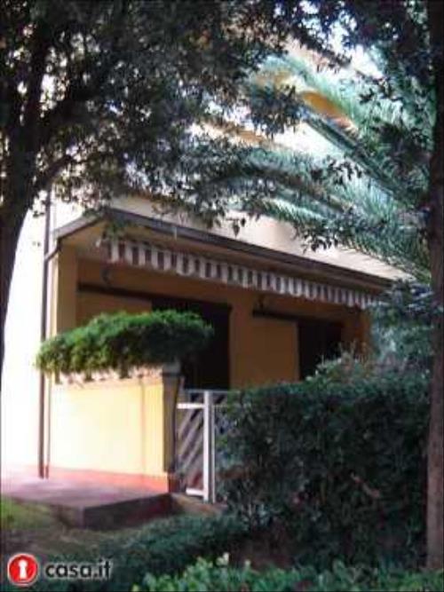 6 Vani ed oltre SAN VINCENZO (LI) Rif. 144 San Vincenzo  Zona  Conchiglia  al Piano Primo Vendiamo Appartamento a Ml. 50 dal Mare, Mq. 120 -Richiesta Euro 520.000