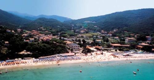 Appartamento MARCIANA (LI) Rif. 554 Isola D' Elba Marciana Loc. Procchio Vendiamo Appartamenti Trilocali di Nuova Realizzazione