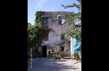 Monteruscello rudere € 180.000