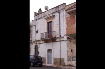 CASA UNIFAMILIARE