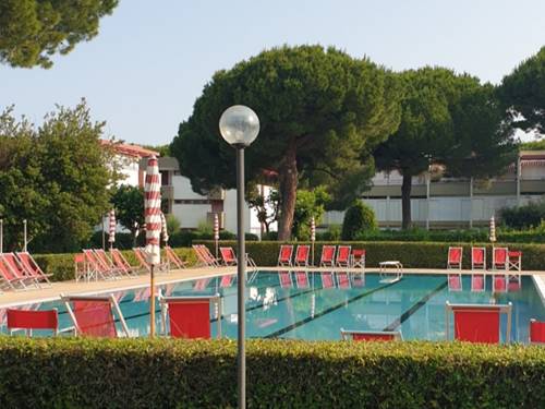 Appartamento  in vendita  in residence con piscina a Marina di Bibbona
